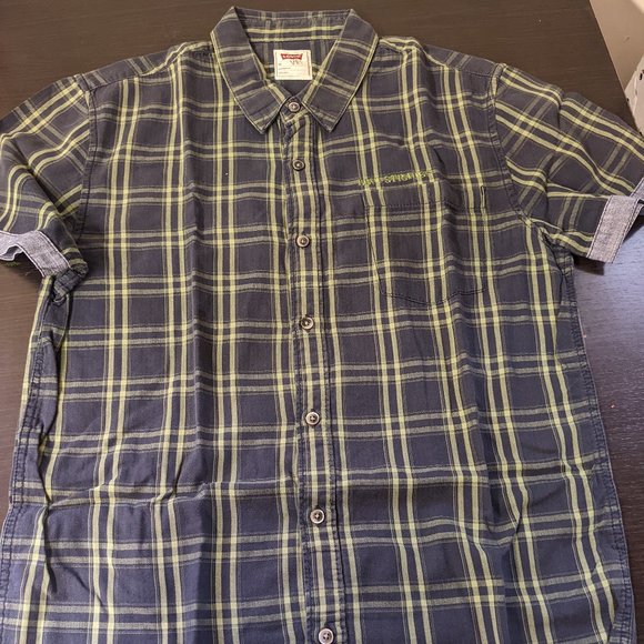 Levi's Other - Mens levis casual button down shirt size medium